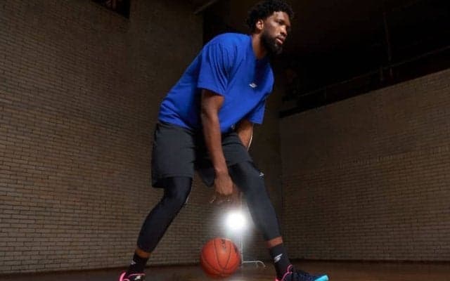 スケッチャーズからジョエル・エンビードのシグネチャーモデル『SKX JE1』が登場…多彩なプレーを支える1足