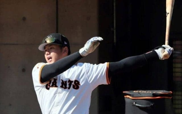 「ポスト岡本和真へ待ったなし」巨人19歳が豪州武者修行で猛打爆発　驚愕の逆方向弾にG党大興奮「来年開幕スタメンあるぞ」