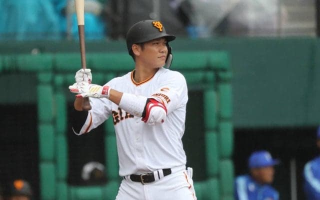 坂本勇人は2億減の3億円で契約更改！1億円以上は11名で残りは1億復帰が期待される中川皓太【巨人高額年俸選手一覧】
