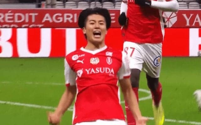 「GKも唖然」中村敬斗の“衝撃ドライブシュート”を海外メディア絶賛！「隅をえぐった」「見事な一撃」今季７点目のゴラッソ