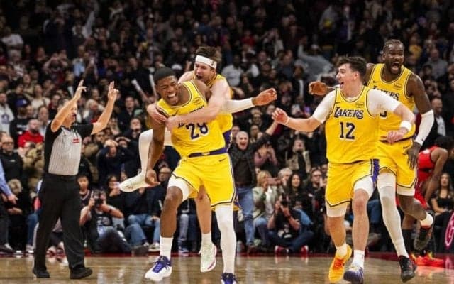 八村塁のキャリア初の“ゲームウィナー”にSNSで大きな反響…レブロンのストーリーも話題に