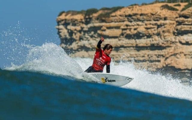 プロサーファー大原洋人選手がタクシー大手「日本交通」とのスポンサー契約を締結