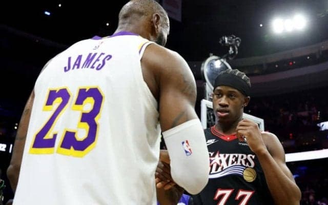 シクサーズのエッジコム、“幼い頃からの憧れ”レブロンは「バスケを始めた唯一の理由」