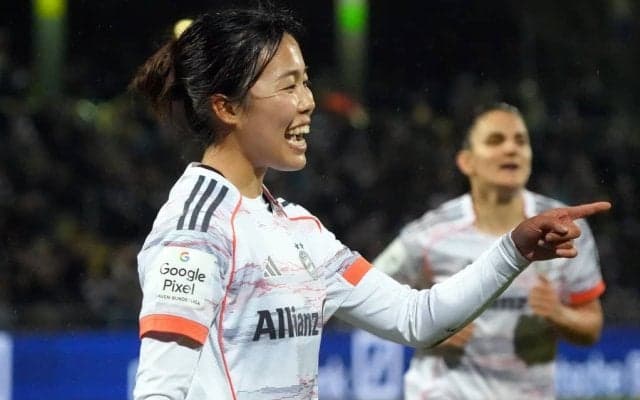 ｢素敵なお姉さん｣｢人生初｣バイエルン20歳至宝MF谷川萌々子が黒のロングコート姿でクリスマスマーケット満喫！｢なんだか嬉しかったです｣と自身の写真も発見！