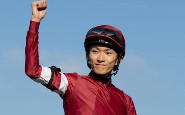 「これは世間にイケメンがバレる」　28歳人気騎手「anan」バックカバー登場に大反響「かっこよすぎて目眩がした」