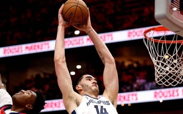 平均ダブルダブルを残すグリズリーズの先発センター、ザック・イディーが約4週間の離脱