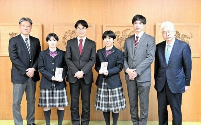 「結果で恩返しを」　高校スポーツ全国大会の奈良県代表校が県庁訪問