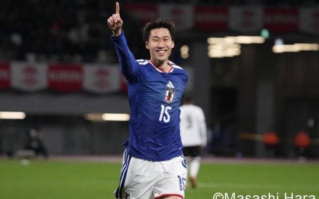 ｢芸術的すぎませんか？｣鎌田大地の一瞬でチャンス創出のワンタッチスルーパスが見事！｢これはシビれる｣｢美しい⋯｣｢鎌田の脱力感が神｣