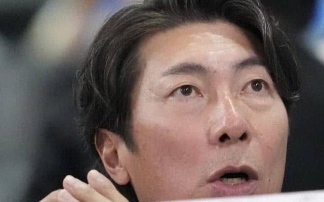 「監督って大変な仕事なんだな…」前ヤクルト指揮官のリラックス＆変顔に反響　“盟友”との2ショットに「なんも変わらん」