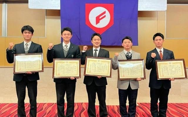松商学園・小林伸伍さんら5チームの3年生5人を表彰、長野県高野連