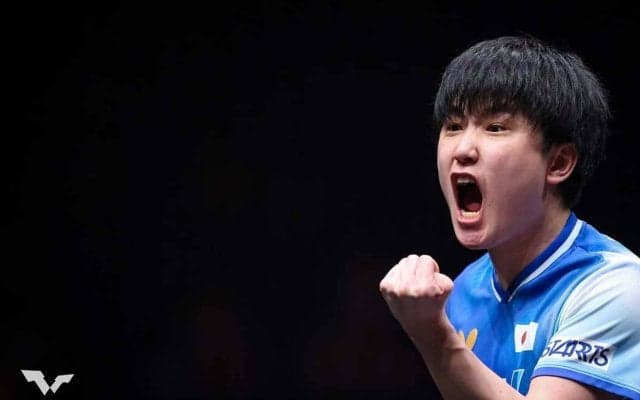 「ハリモトが“4度目の正直”」張本智和、悲願の初Vを大会公式が祝福　中国メディアも快挙を報道「五輪銀メダリストを撃破」【WTTファイナルズ香港】