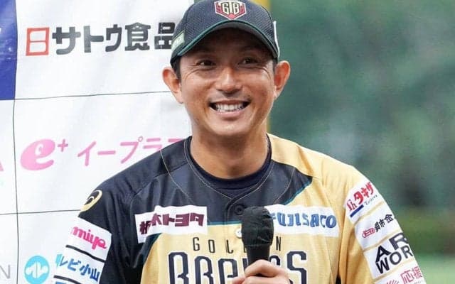 44歳が異国で手にした“初代MVP”　SNS騒然「相変わらずかっこええ」「イキイキしてる」