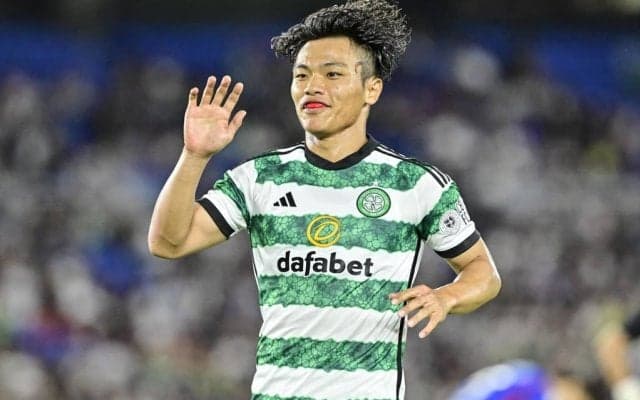 ｢文句なしのスーパーゴール！｣セルティック旗手怜央の高難度“スライディングボレー弾”炸裂！現地解説も絶叫! 敗戦も｢このゴールだけは永遠に美しい｣｢代表呼ぼか｣