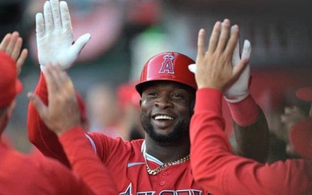 日本未明に突然…NPBにまさかの一報「!?」　記された超大物に騒然「本当ならえらいこと」