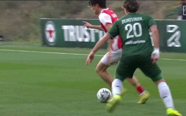 「レベルが違う」中村敬斗、華麗なターンで翻弄→DF2枚の間を通す絶妙スルーパス「上手すぎて何回もリプレイ」卓越テクで相手守備陣を切り裂いた瞬間