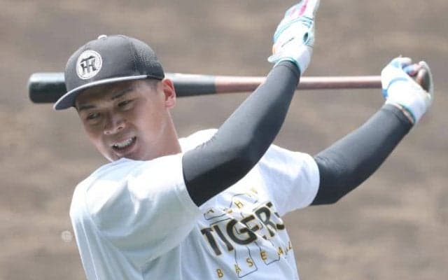 「いつのまにか小さくなって、当てにいっていた」現役ドラフトで阪神からロッテに移籍した24歳、右のロマン砲に球界OBの考察「環境に慣れれば20発は打てる」