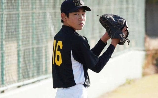 阪神Jr.エースはドラ1左腕に“瓜二つ”　父も名門で活躍…一発も打てる「欠かせぬ存在」