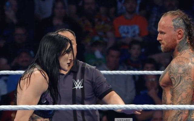 「すごい音した」長身美女レスラー、屈強男を容赦ない“ヘッドバット”で吹っ飛ばす…混合マッチで無双「男女関係なく最恐」