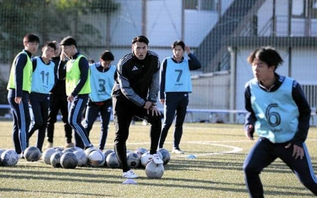 「課題に向き合える時間を大事に」　槙野智章さんが香川で高校生指導