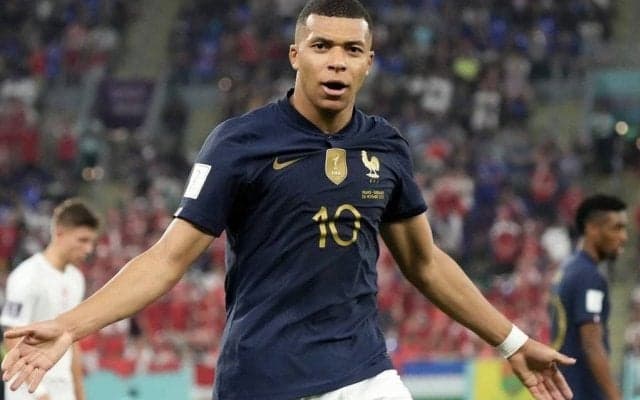 W杯得点王・エムバペも｢4本中3本は失敗！｣ストライカーだけが｢現実逃避する謎｣【｢シュートを外した後のストライカー｣のあるべき姿】(3)