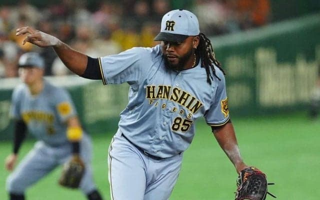 阪神、ドリスとの契約延長を発表　背番号98に変更「来年も藤川監督を胴上げできるように」