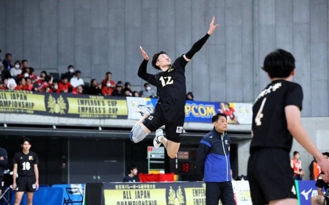 福岡大の馬渡拓巳が5連続サービスエース　柳田将洋が語る“読み違い”の背景