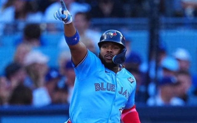 ド軍の報酬の裏で…ゲレーロJr.らも手にした臨時収入　「36-24-13-3」が意味する重み