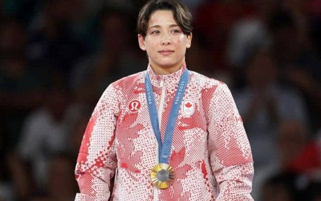 「どこの女優さんかと思った！」柔道パリ五輪女子金メダリストの“激変”ドレス姿にファンあ然「素敵なオトナの女性」「華がある」