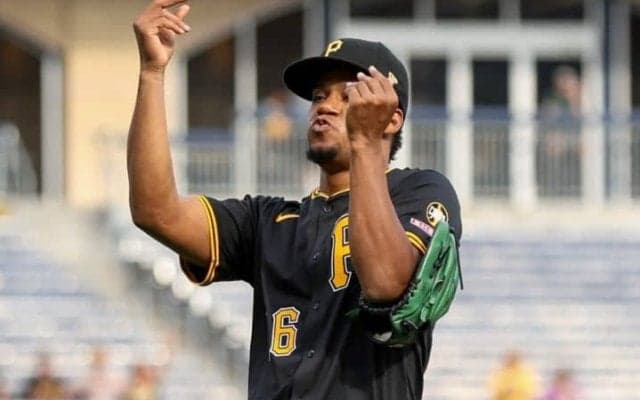 “ピッチングニンジャ”も唸った解説不能の魔球「逆スライダー」　MLB通算防御率4点台に現れない阪神新助っ人の異次元さ