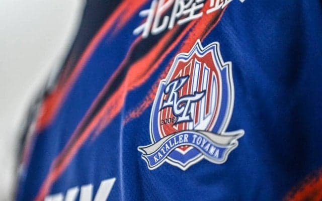 ｢とても富山っぽい！｣冬の立山連峰の“3つの青”で表現したカターレ富山の新ユニフォーム発表！｢ZZガンダムみを感じる｣｢アドマイヤの勝負服っぽい｣との指摘も