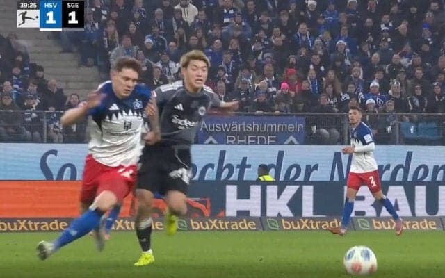 なんで…！？ 堂安律に“まさかの判定”「どこが？」「ウソやろ」全力プレスバック→ボール奪取に「これは許してよ」