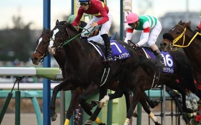 アルゼンチン共和国杯から連勝 8番人気ゴールドアクターが“金星”あげた15年有馬記念