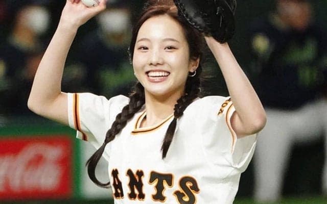 ヘソ出しコーデが「大胆過ぎて」　引退から2年で激変…Gユニ美女に悶絶「クソ可愛い」