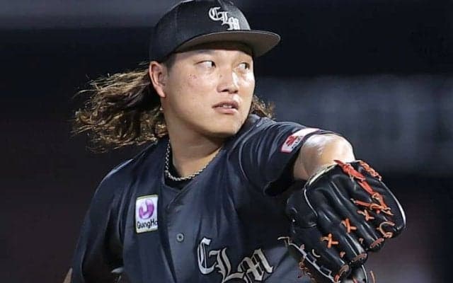 石川の野球ファン「うおおっマジか」「もうひと花咲かせてほしい」　ロッテで11年プレーの29歳右腕…地元で現役続行を決断