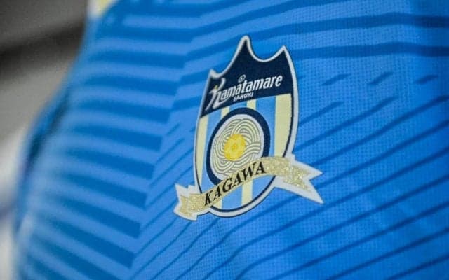 ｢爽やかやね｣｢アンブロだ｣香川の観光名所こんぴらさん“日本一の高灯籠”モチーフ!J3讃岐の新サプライヤー契約の2026ユニフォームに｢カッコいいんじゃないっすか｣