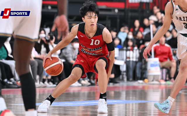 【ハイライト動画あり】2年前の因縁を越え、つないだ決勝進出への道ーー東山、福岡第一撃破を支えた鈴木勇功の成長 | 高校バスケ ウインターカップ2025