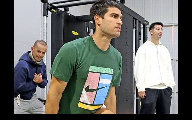  アルカラス 恩師と決別後、母国で調整 