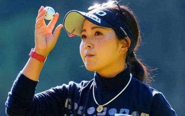 「制服お似合い」ツアー5勝の人気女子ゴルファーが地元で1日警察署長　フォロワー称賛の嵐「適役過ぎ」「かっこいい」