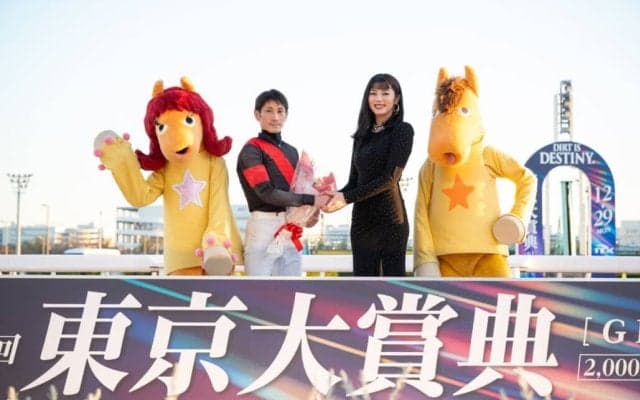 【東京大賞典】池田エライザが大井競馬場に登場…初競馬観戦にドキドキ