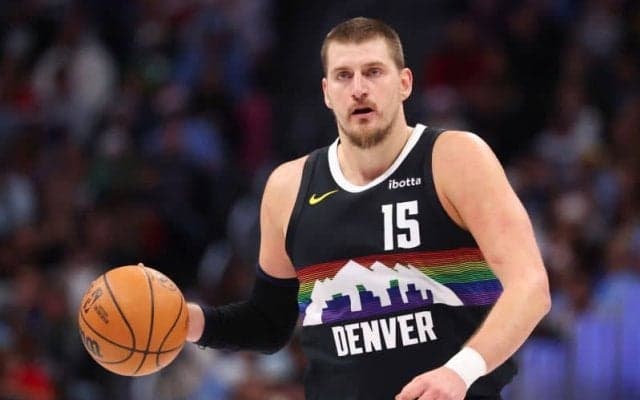 今季のヨキッチは全てが規格外…各スタッツをレジェンドのキャリアハイと比較してみた