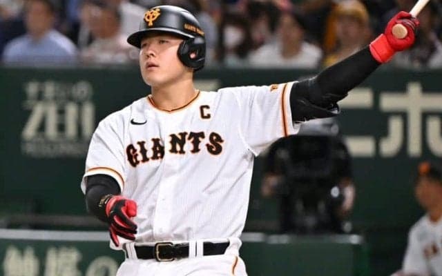 巨人がドラフト1位で狙うべき3人の逸材　「ポスト岡本」か、大学最強右腕か即戦力外野手か　気になるスカウトの“眼”