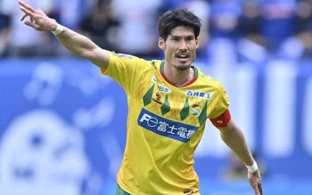 【｢サッカー批評｣選出！J2ベスト11】セーブ率トップの守護神、17年ぶりJ1復帰の立役者は決まり！高い得点力を発揮したボランチも文句なし！【GK＆DF＆MF編】
