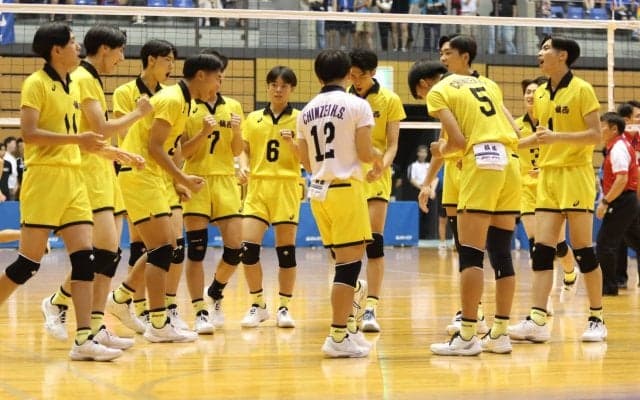 １位は今年度ここまで二冠の鎮西高（熊本） 【春の高校バレー出場チームのキャプテンに聞いた「春高で対戦したい学校は？」（男子編）】