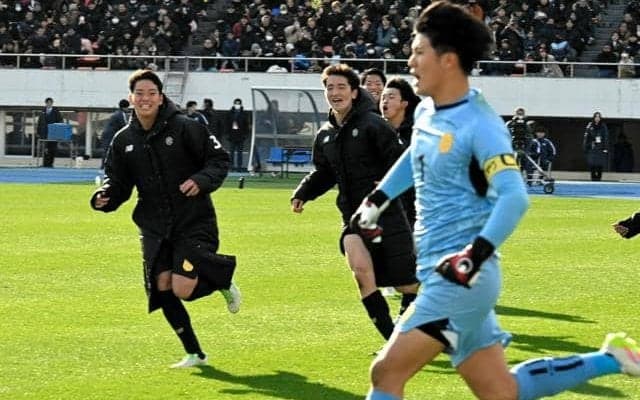 興国が大阪勢9年ぶりの8強　PK戦で東福岡破る　全国高校サッカー