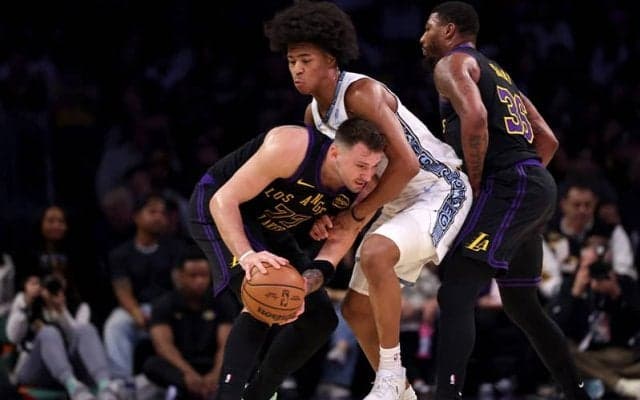 レイカーズが2試合ぶりの白星…ドンチッチ＆レブロンが30得点超え、八村塁は欠場