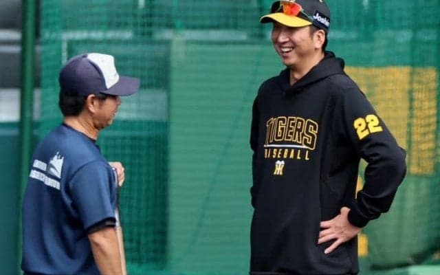 「芝をちょっと短くできないですかね」--独走Vを生んだ藤川球児監督の“隠し味”　阪神園芸部長が証言した沖縄での言葉