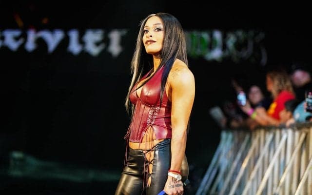 どうなってるの？ 関節が「グニャリ」と一回転で限界突破…人気女子レスラーの“痛そうなのに目が離せない”一発芸が話題