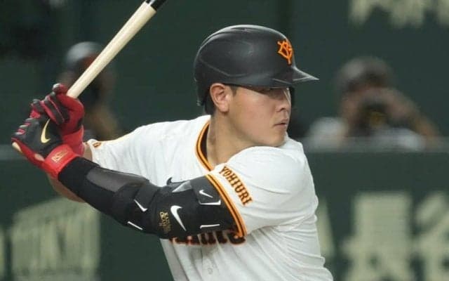 岡本和真の争奪戦に敗れ大荒れ「恥ずべき」　“全裸待機”出現も…低迷球団ファン狂乱から絶望へ