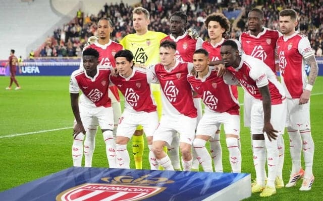 ｢タキ、愛されてる｣｢いつも一緒だよ｣モナコの選手全員がお揃いの“頑張れタキTシャツ”着用でウォーミングアップ！｢泣きそう｣｢欲しすぎ、毎日着たい｣