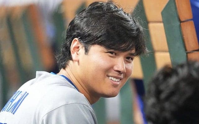 大谷翔平の“超お宝”に世界驚愕　欧州の超大物までも少年の笑顔…娘そっちのけで溺愛